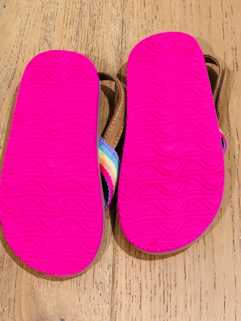 NWOT Children’s Place Girls Rainbow ribbon flip flop - size 10/11 - Picture 2 of 3